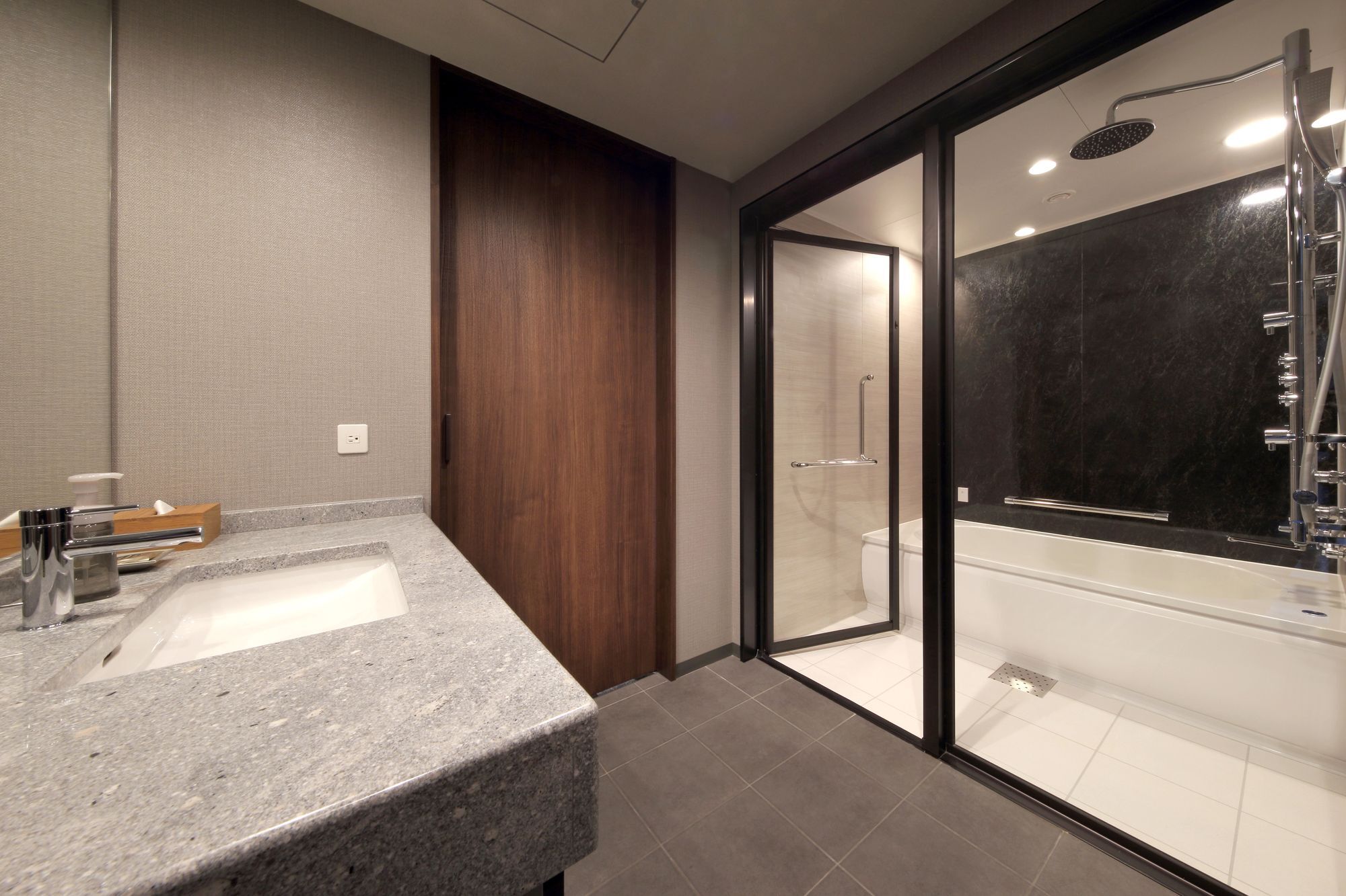 Hotel Metropolitan Sendai East Bagian luar foto